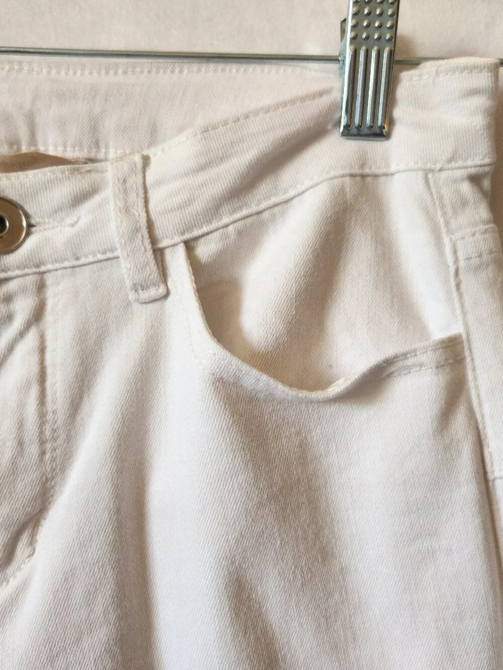 Soft Surroundings Women's Size 6 White Arabella Cropped Ruffle Hem Ankle Jeans